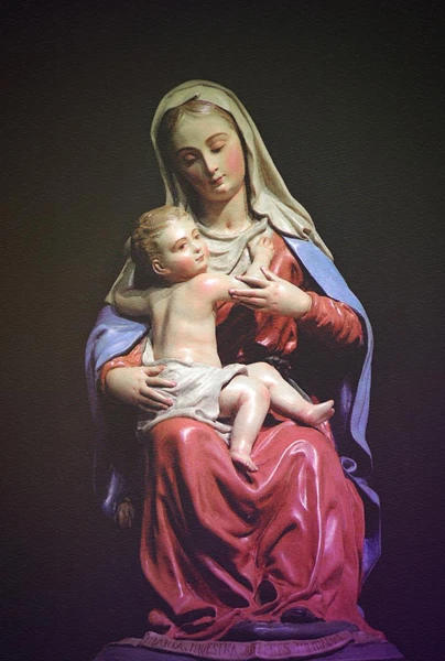Virgin with Child, photo by Juan Carlos Leva